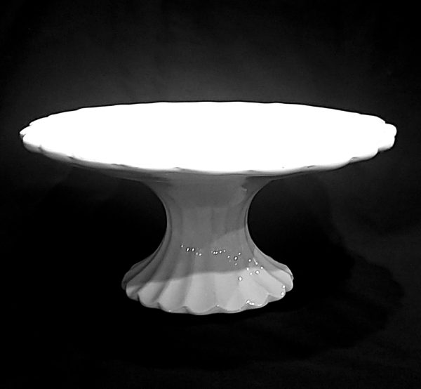 WHITE CAKE STAND